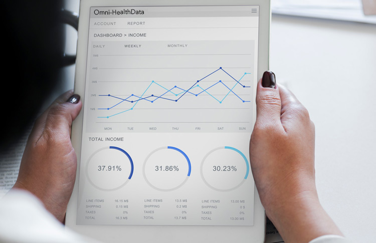 Robust data warehousing solution for a healthcare provider